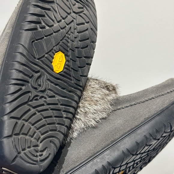 Mukluks Manitoba Gray Fur-Trimmed Women's waterproof Boots - Picture 6 of 7